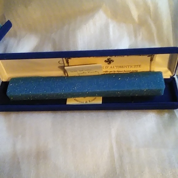 Jacqueline Kennedy's Gold Plated Watch - Picture 13 of 14